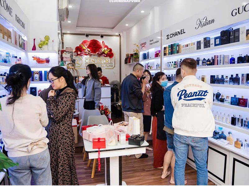 Shop luôn có nhiều khách lựa chọn